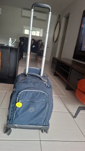 Mochila com rodas original da Kipling