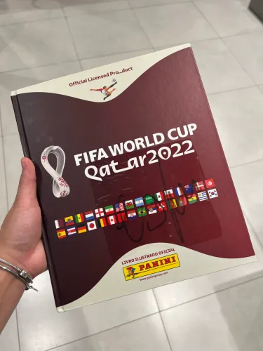 Vendo Álbum completo Qatar 2022 autografado