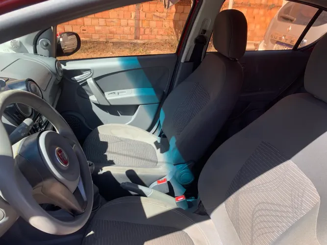 Fiat Palio Attractive 1.0 EVO Fire Flex 8V 5P 2014