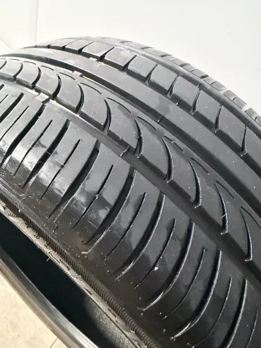 Pneu aro 19 semi novo ( pouco tempo de uso )