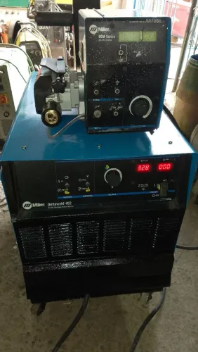 Máquina de solda MILLER