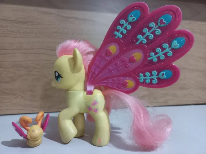 Pônei Fluttershy Glimmer Wings