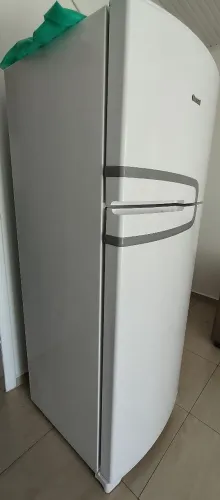 Sofá, fogão e geladeira