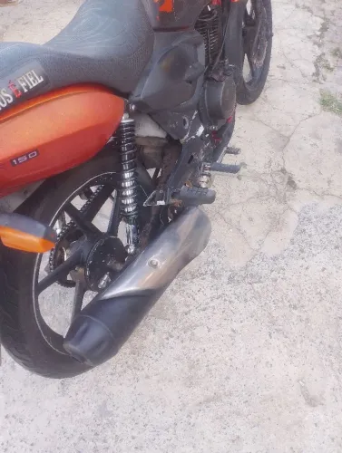 VENDO MOTO APACHE ( SUCATA)