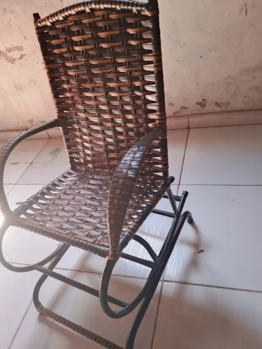 Vendo uma cadeira de balanço pra criança