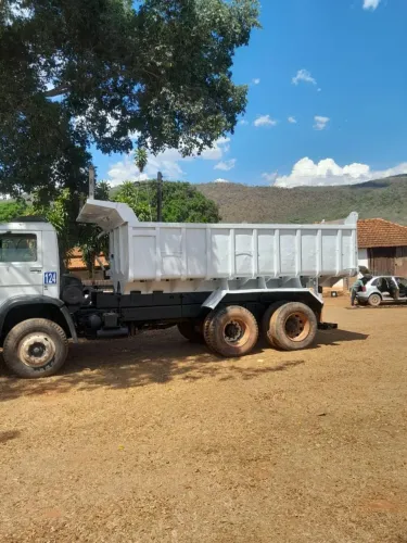 Caminhão Caçamba tracado 26 260W 