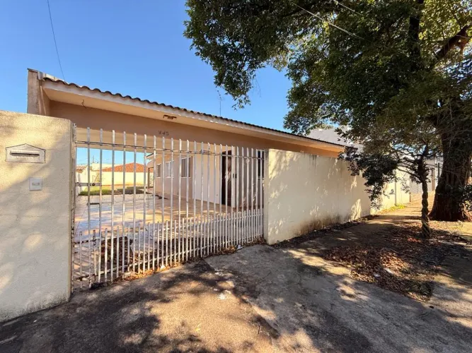 Casa para alugar em Maringá, Parque Residencial Aeroporto, com 4 quartos, com 120.8 m²