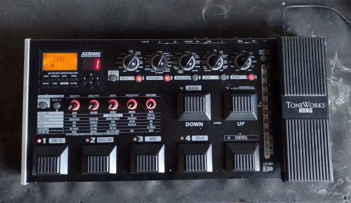 Pedaleira pra guitarra Korg AX3000G LEIA O ANÚNCIO