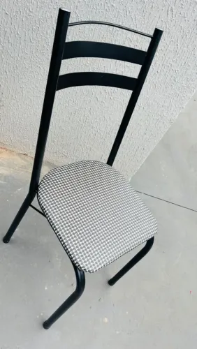Vendo jogo de 4 cadeiras 