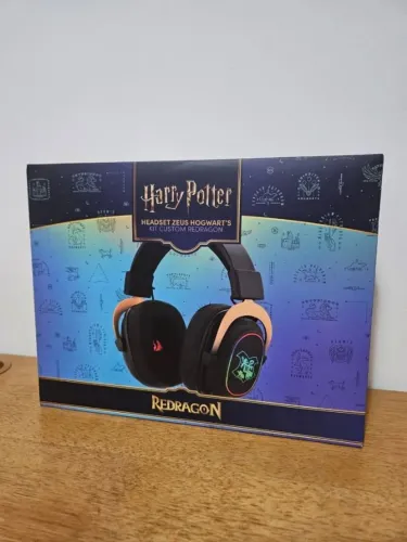 Headset Redragon Zeus Harry Potter RGB 7.1 + Kit Hogwarts - Lacrado com NF