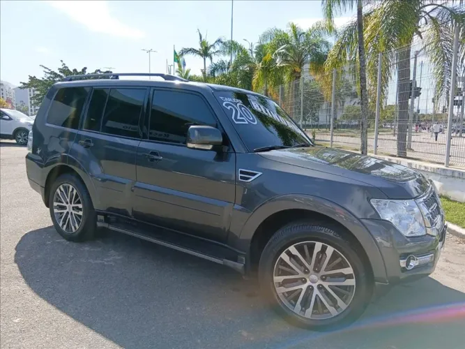 Mitsubishi Pajero HPE Full 3.2 4X4 T.i.dies. 5P AUT 2019