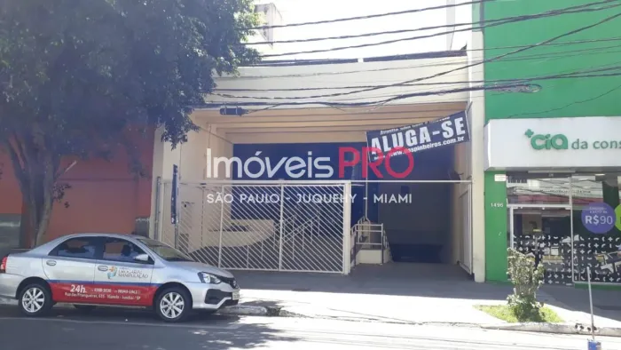 Proximo ao metro, 1500 area construida, 25 vagas, 2 frentes