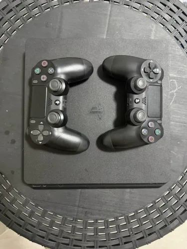 Vendo PS4 PlayStation - novíssimo
