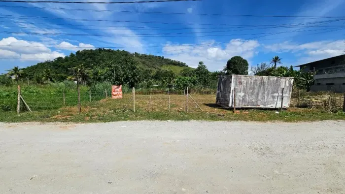 Terreno 400 m² em xerem prox. vila do sase cercado, aterrado e agua.
