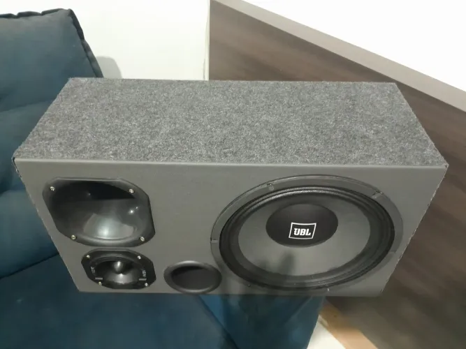 CAIXA TRÍO DE 12 ZERADA TESTO NA HORA SONZAO TENHO VÍDEO DELA TOCANDO OBS NÃO TEM MODULO. 