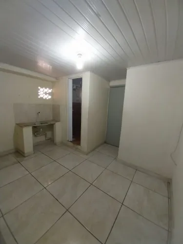Alugo Kitnet 26m² Em Frente da Praça do BH, IBES