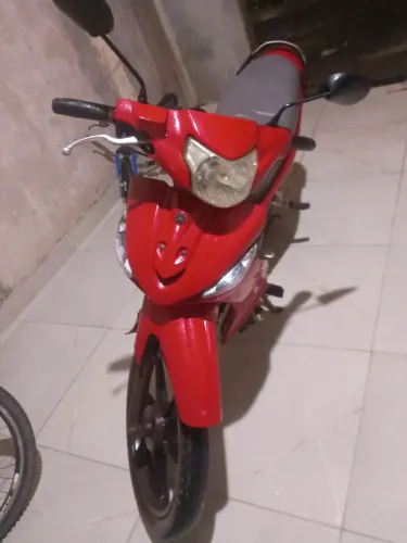 Vendo moto Crypton 2012