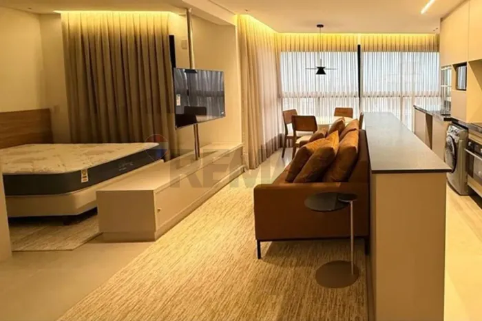 RE/MAX ALUGA HALMA 199- MOBILIADO- 1 SUÍTE COM 2 VAGAS- R$ 5.530,00