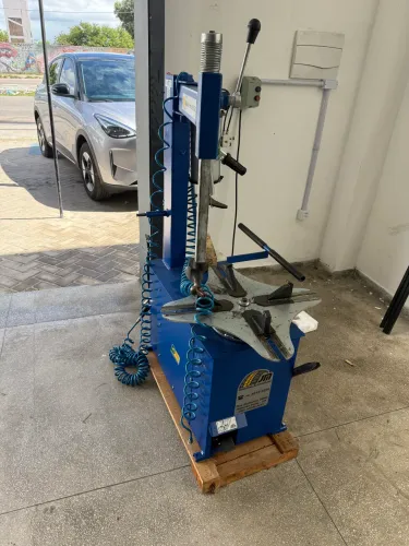Máquina pneu