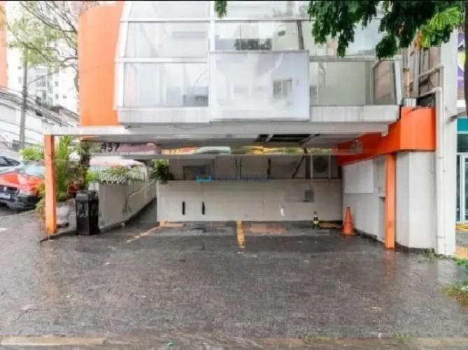 Aluguel de casa comercial com 8 salas, 3 banheiros e 3 vagas - 357M - Vila Clementini