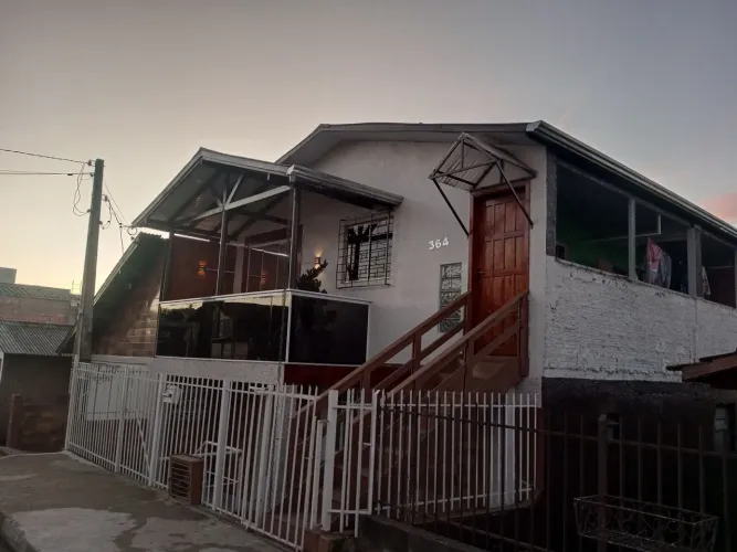 Casa de 2 andares sendo duas moradia