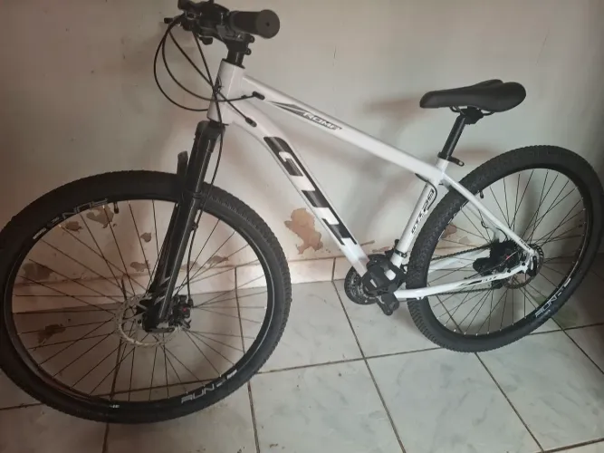 Bike GT Aro 29 Semi Nova Muito Conservada