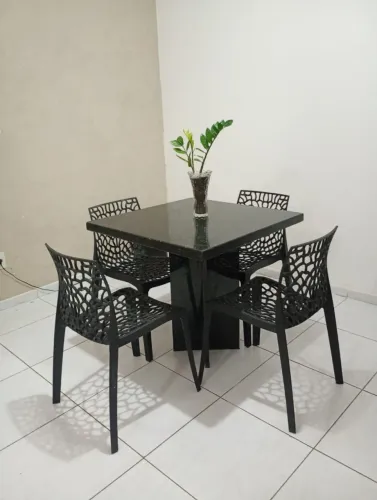 Mesa 4 cadeiras