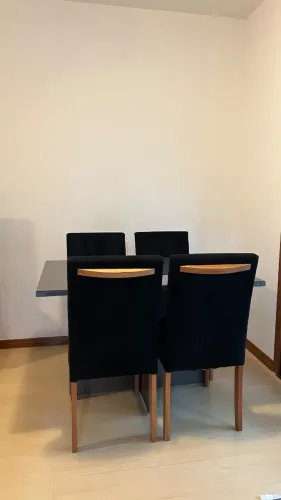 Mesa de jantar 4 lugares 