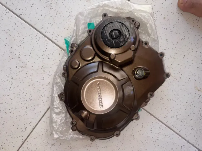 Tampa Motor Embreagem CB 650R ano 2023
