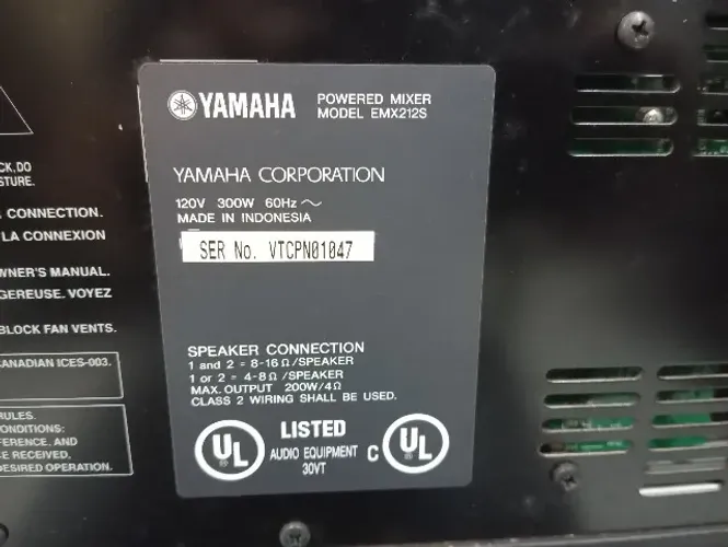Mixer de som Yamaha EMX 212S