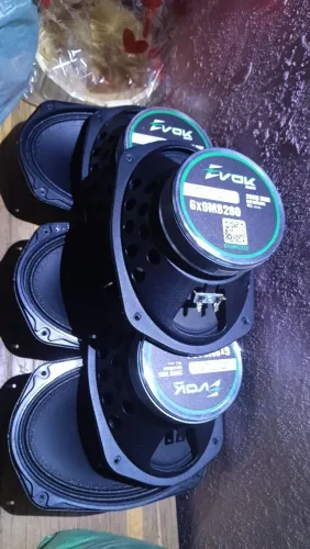 Três pares evok 280 RMS usado uma semana