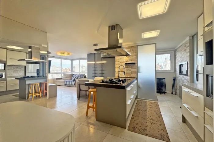 Apartamento semimobiliado no bairro Humaitá!