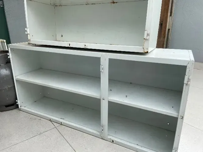 Armário aéreo usado