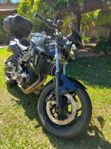 BMW F800 R em ótimo estado.