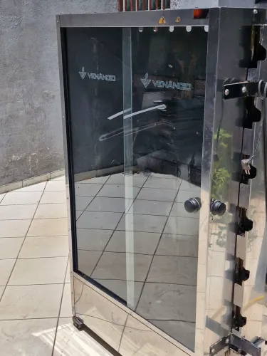 Galeteiro expositor de frango assado