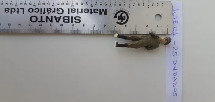 01 - Lote de 25 miniaturas Soldados (Guerra )
