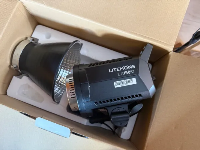 Iluminador LED Godox Litemons LA150D
