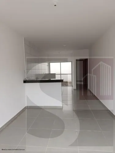 Casa para Venda em Uberlândia, Loteamento Residencial Pequis, 2 dormitórios, 1 banheiro, 1