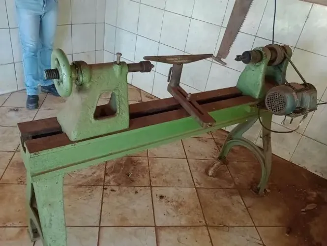 Torno para madeira INVCTA motor trifásico