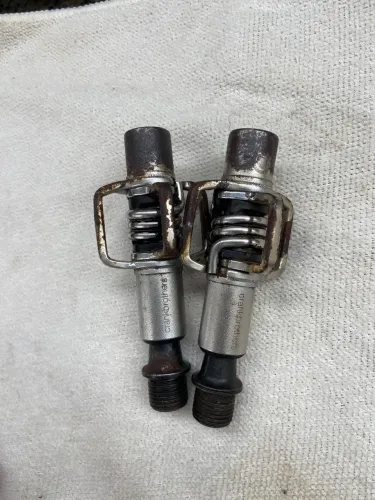 Par de pedais crankbrothers egg usado
