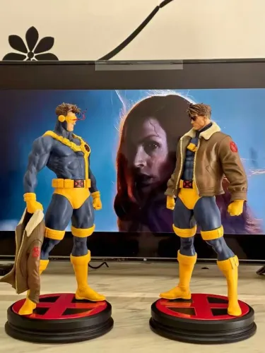 Cyclops Wolfpax studio Statue