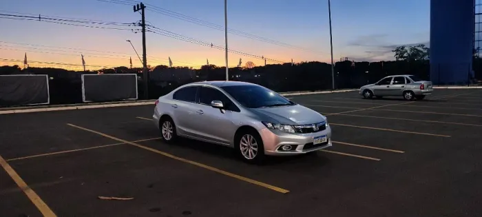 Honda Civic Sedan LXR 2.0 Flexone 16V Aut. 4P 2014