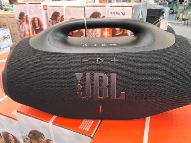 BOOMBOX JBL 4 210 W PRETA APENAS 2500 LACRADA E TEMOS A LARANJA ? 2700