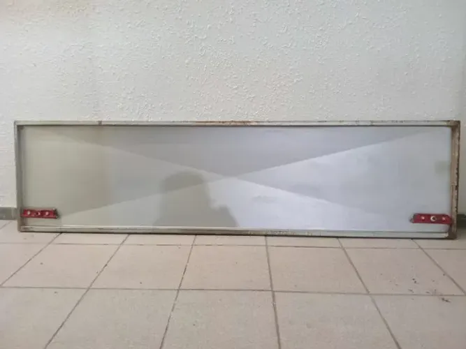 Proteção para porta de aço em metal com 2 fechaduras tetra chave e 1 chave tetra chave
