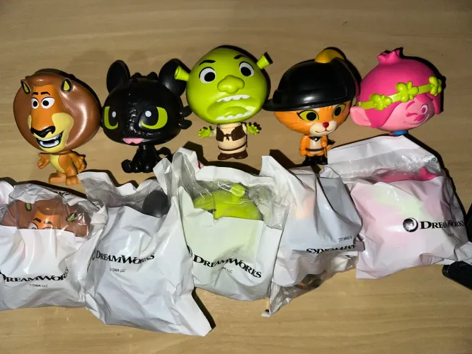 Bonecos dreamworks - bobs - Valor unitário lacrado 