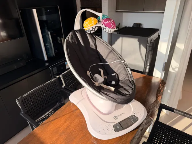 Cadeira MamaRoo 4Moms 4.0 Impecável 