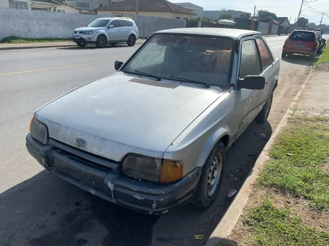 Escort sucata