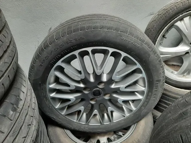 Roda aro 16 Fiat Punto grafite com diamantado com Pneu Pirelli 195 55 16 P7 jogo