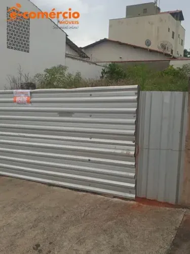 Lote no Monte Líbano, em Lavras-MG. 