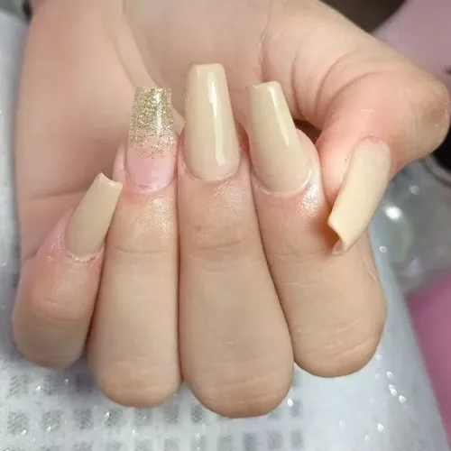 Manicure - Manutenção Alongamento em Acrílico - Tradicional - Sempre Bela Ateliê de Unhas